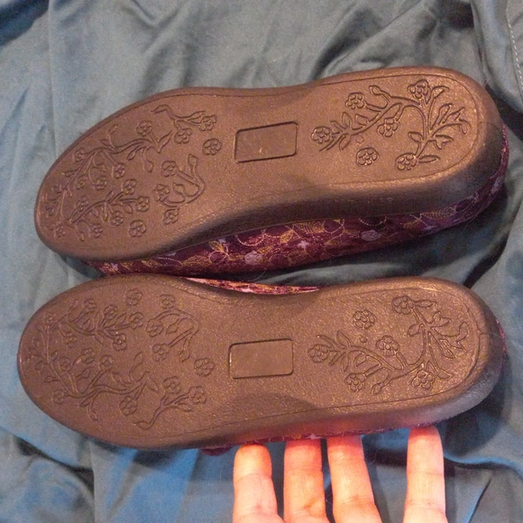 Foot Thrills supportive adaptive slippers - Picture 4 of 6